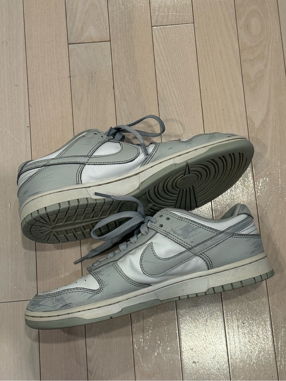 Men's Low-Top Nike Dunks - Picture 3 of 5